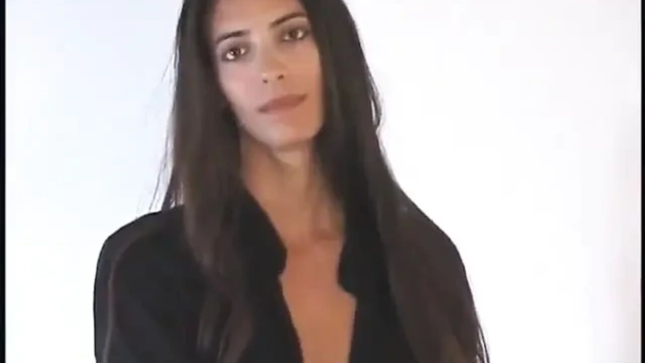 Buff stud gets his hard cock worshiped by sex brunette beauty