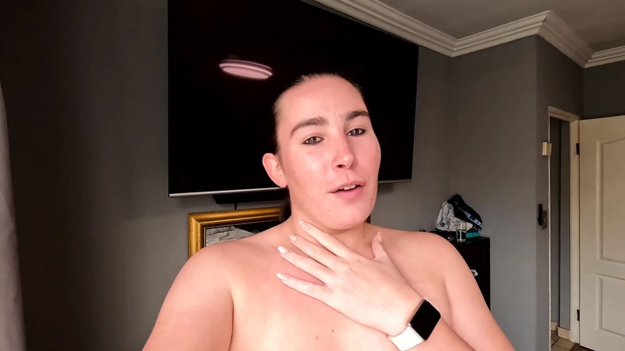 UNFAITHFUL HOTWIFE sends CUCKOLD husband selfie BLOWJOB with CUM FACIAL