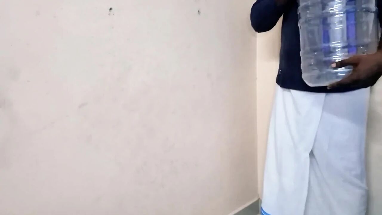 Virgin Desi Girl Seduced & Fucked Hard by Waterwala Bhaiya - First Time Cheating Mms