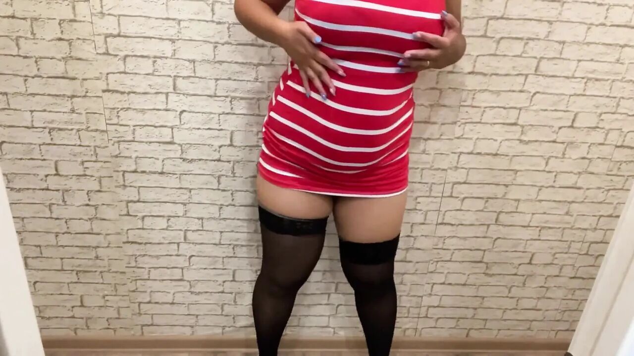 MILF Without Panties in Stockings, Horny While Cleaning