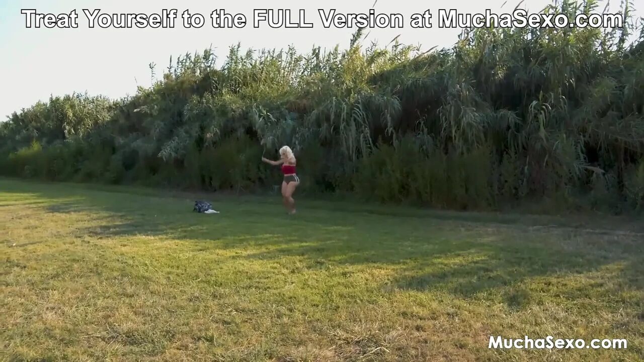 It’ll be Our Little Secret! Busty Chica Blondie Fesser Fucked on a Field at MuchaSexo