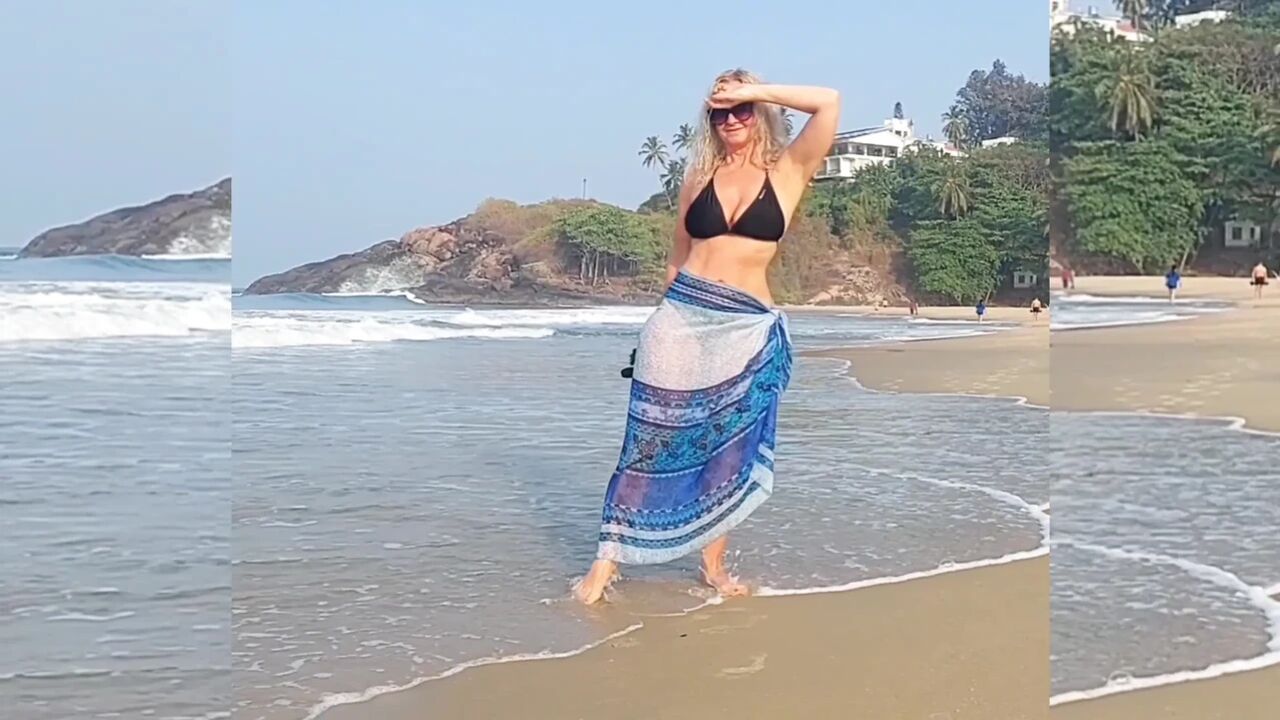 Amateur Blonde Wife Enjoys Sex
