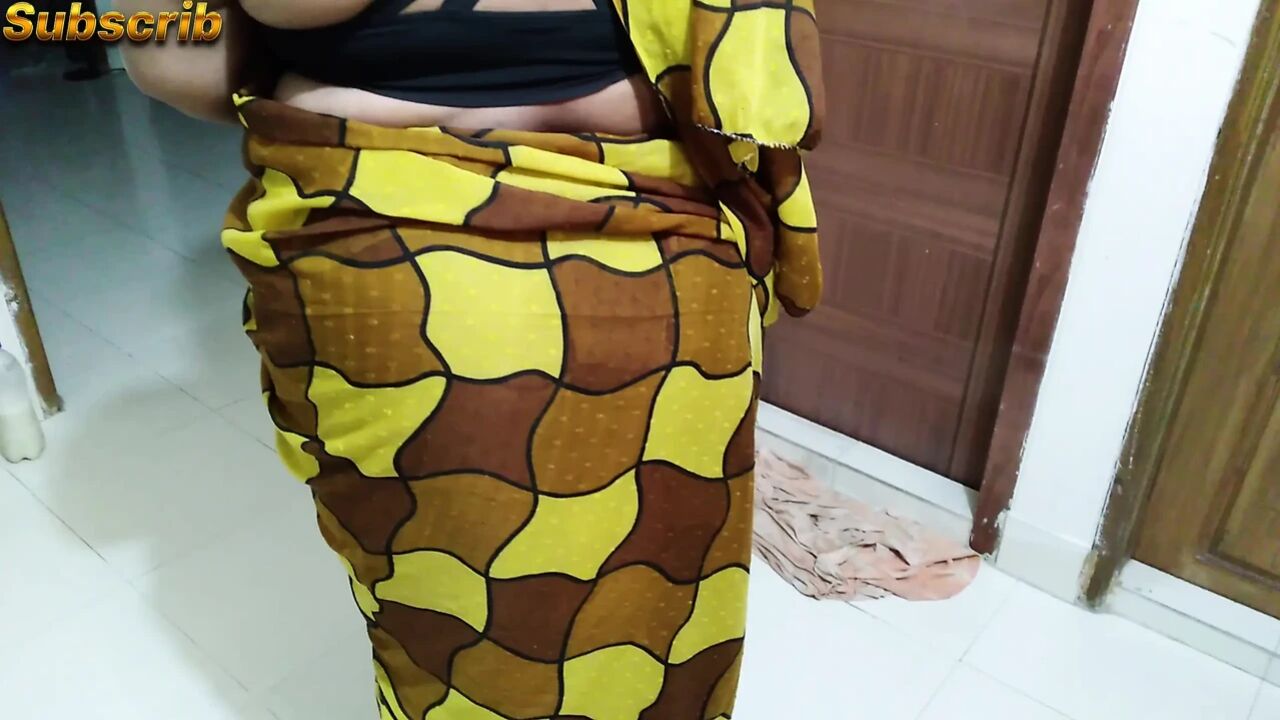 Indian Hot Bhabhi Cheats on Husband & Fucks with Ex Boyfriend
