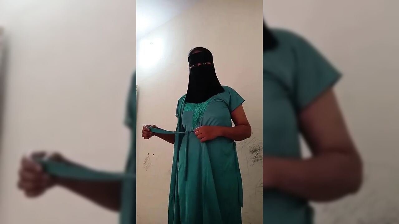 Bhabhi Playing