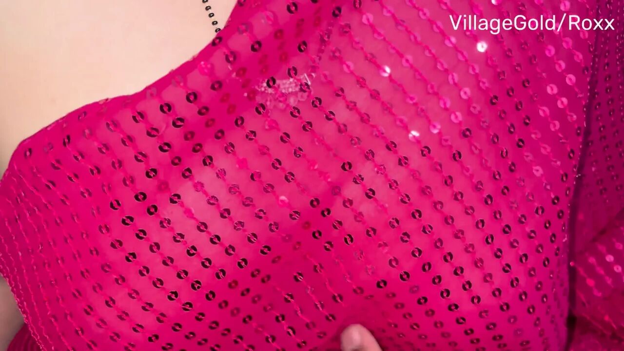 In a red saree, he fucked his sister-in-law's pussy and took out his semen.