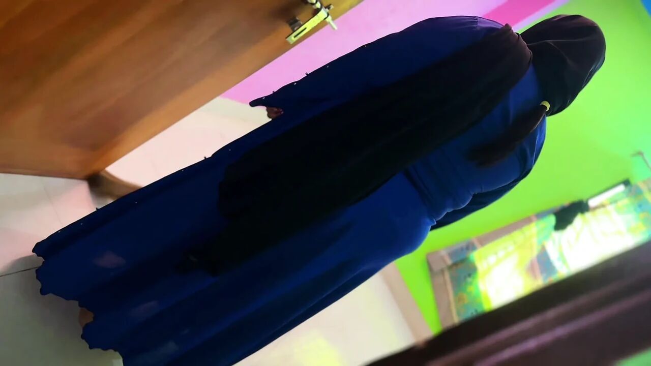 Fucking my Stepmom When she sweeping my room Without pant only wearing a hijab & Abaya & she try to seduce me to sex with her