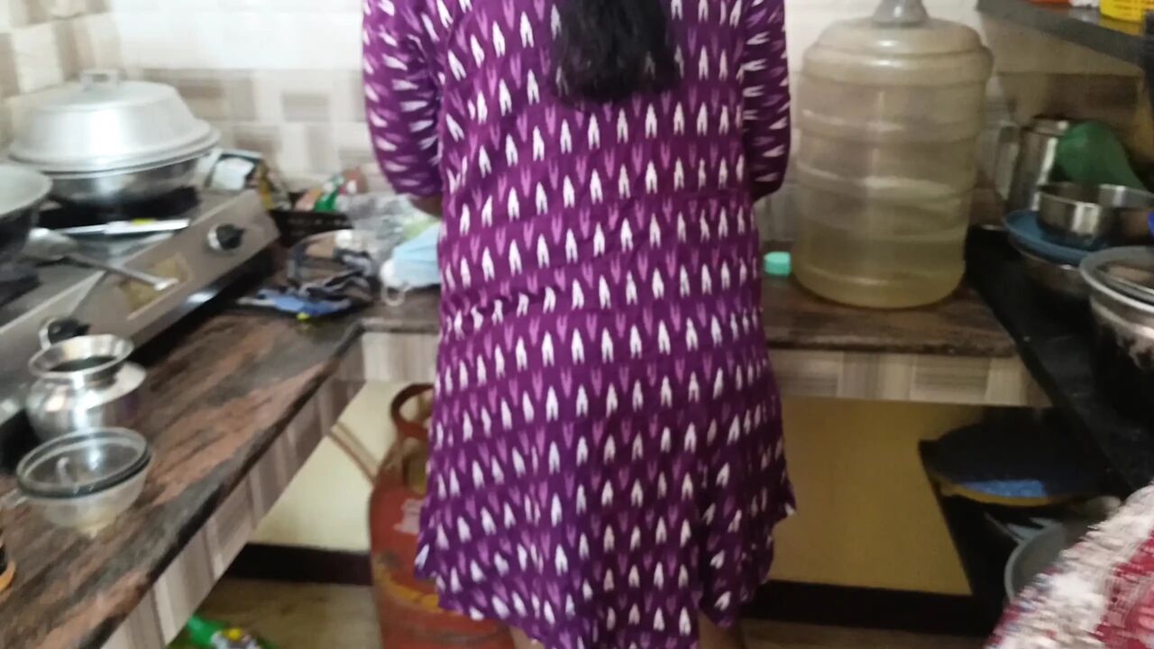 Housewife lesbian