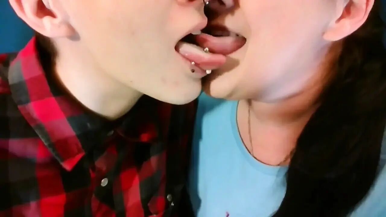 20 solid minutes of lesbian kissing