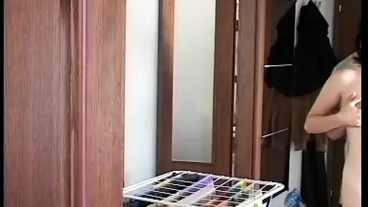 Hot Sexy Amateur Brunette Takes a Big Cock!