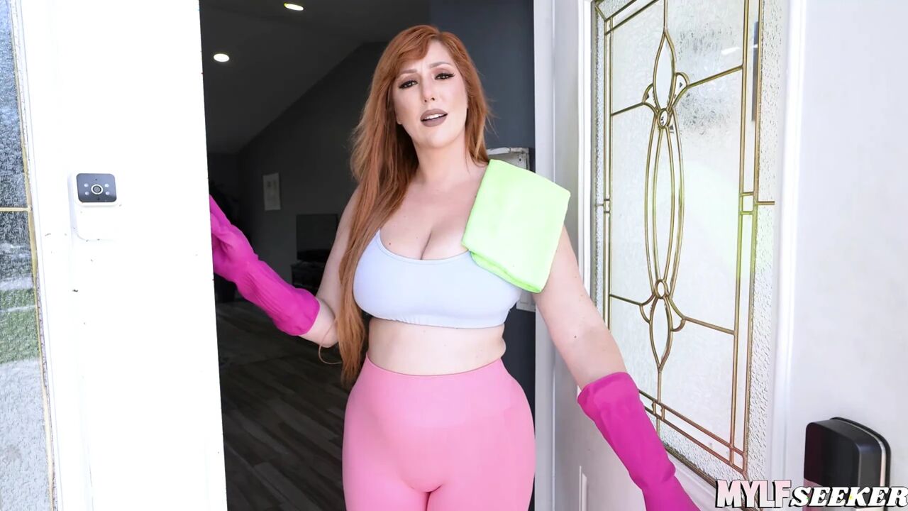 Redhead with the Juiciest Tits & Big Ass