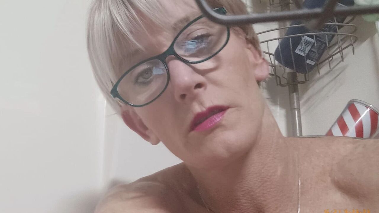 Foot Worship and Bath