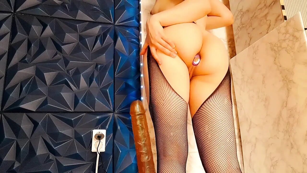 I love big cocks! I love to ride a huge!