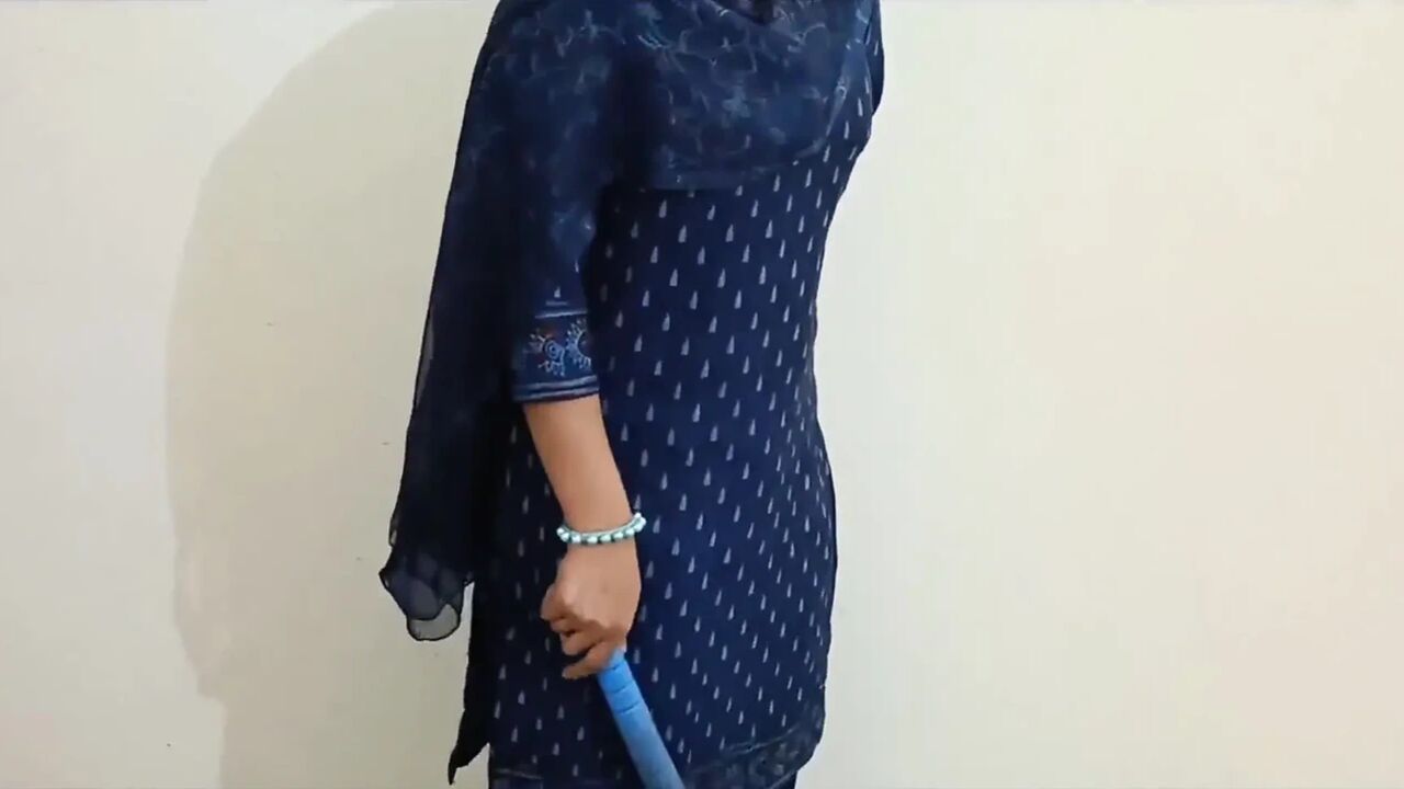 18 Yers Old Indian Desi Village Step-stepsister Was First Time Sex with Step-stepbrother Clear Hindi Audio
