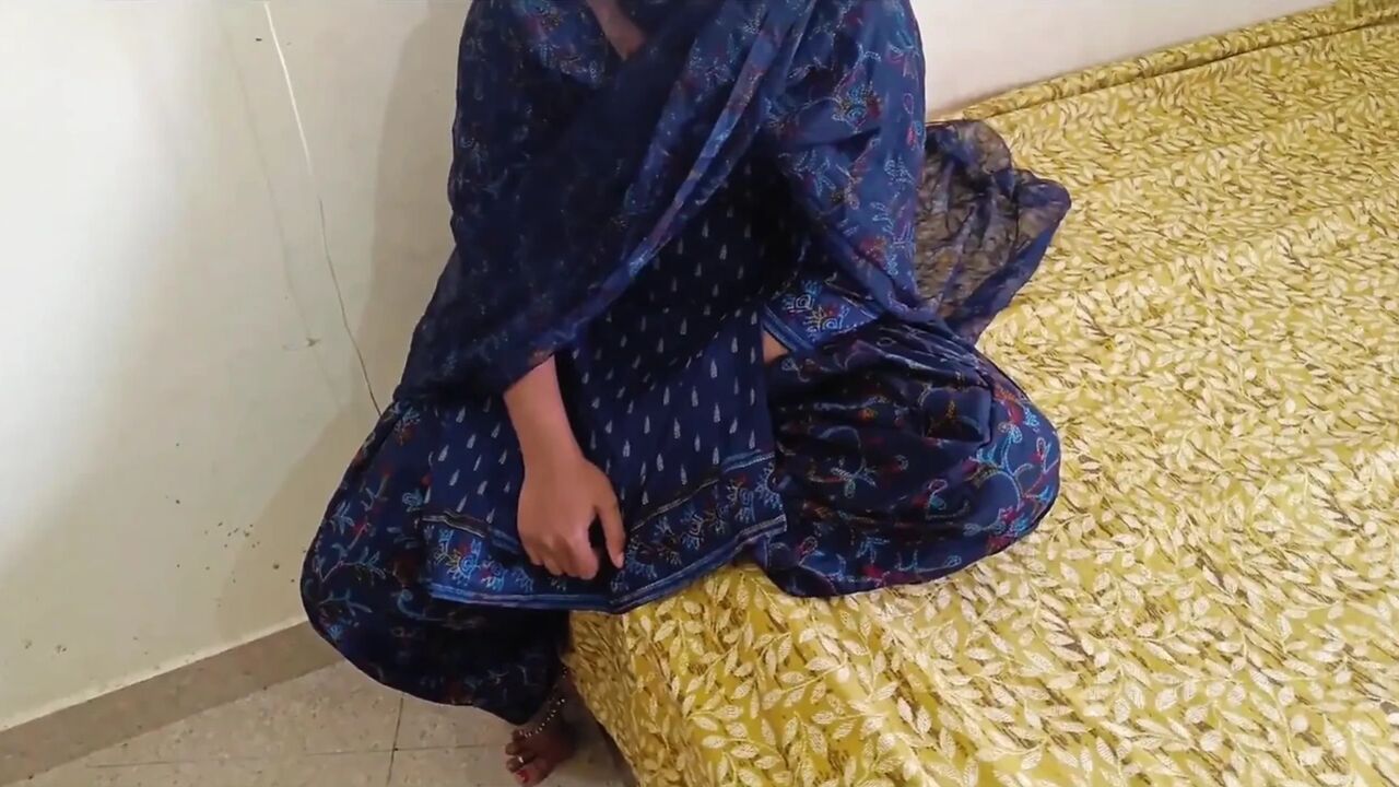Desi Village Stepsister Was Painfull Anal Fuck and Sucking Dick in Mouth in Clear Hindi Audio Mms