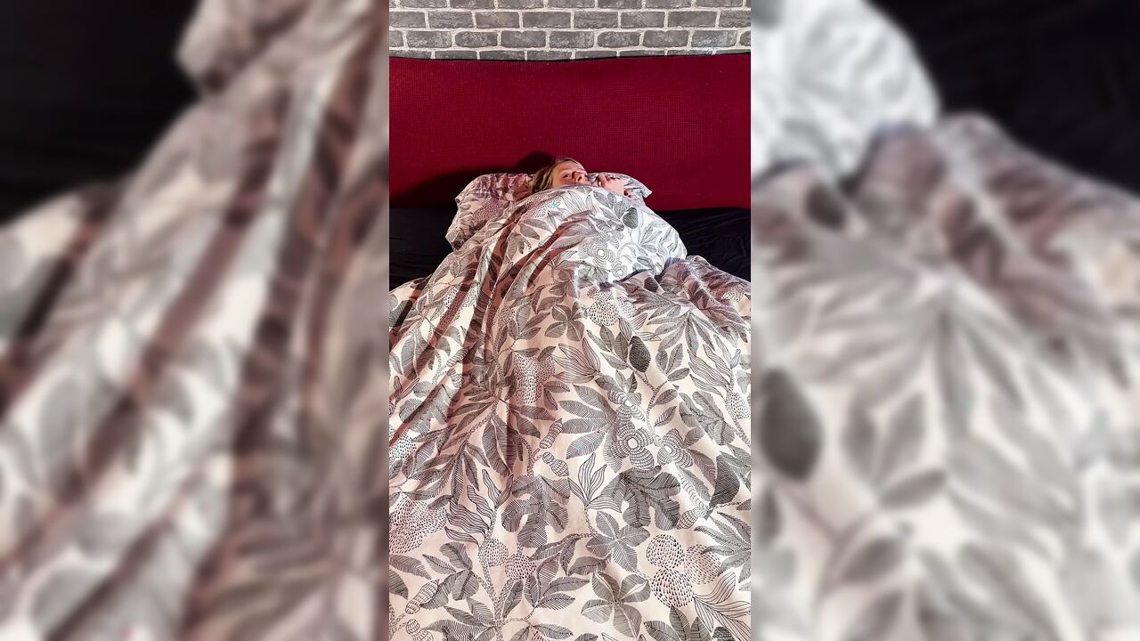 Good Morning Masturbation - Explosive Orgasm Right After Waking up