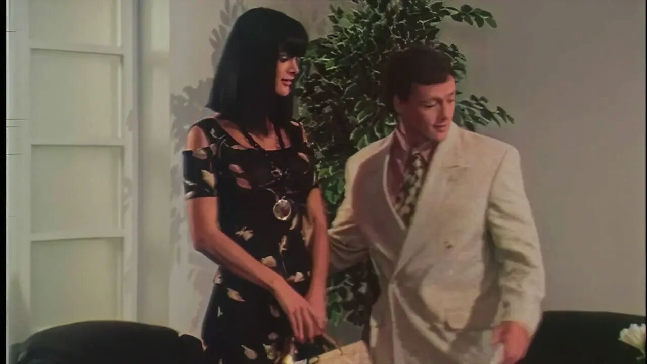 The White Venus in the Office Swallows Everything