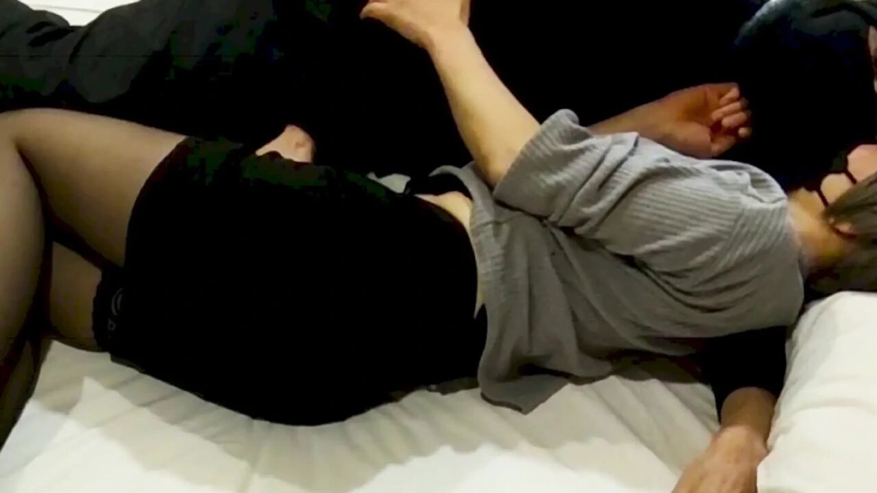 Adulterous couple's lust only at night