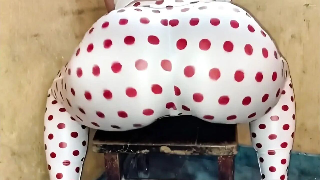 White Polka Dot Leggings Butt