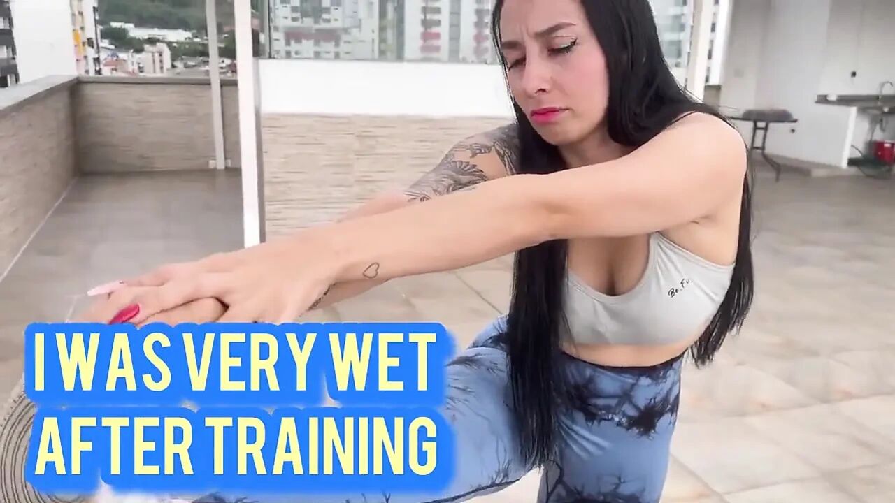 I Fuck a Nice Dick While Working Out and Tear My Leggings