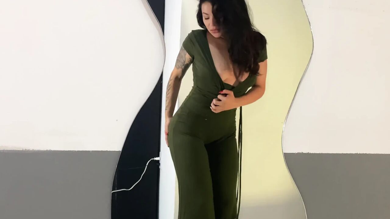 This is not about rules, SHE INFRONT THE MIRROR