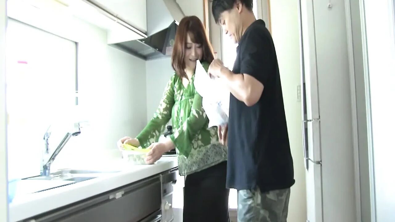 A066G01 A Mother-in-law With A Strong Sexual Desire Who Seduces Her Son-in-law From Daytime Is Too Erotic ...
