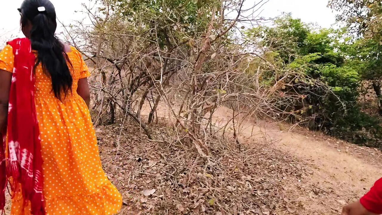 Aaj mer mere sath bahar outdoor me bathroom karne aai thi subah subah jangle me mera mood ban gaya aaur uski gand mar di - bhabhi xxx
