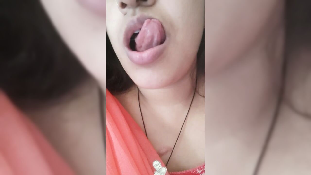 Bhabhi ji ke rasile hoth bhabhi ji ke milky chuchi