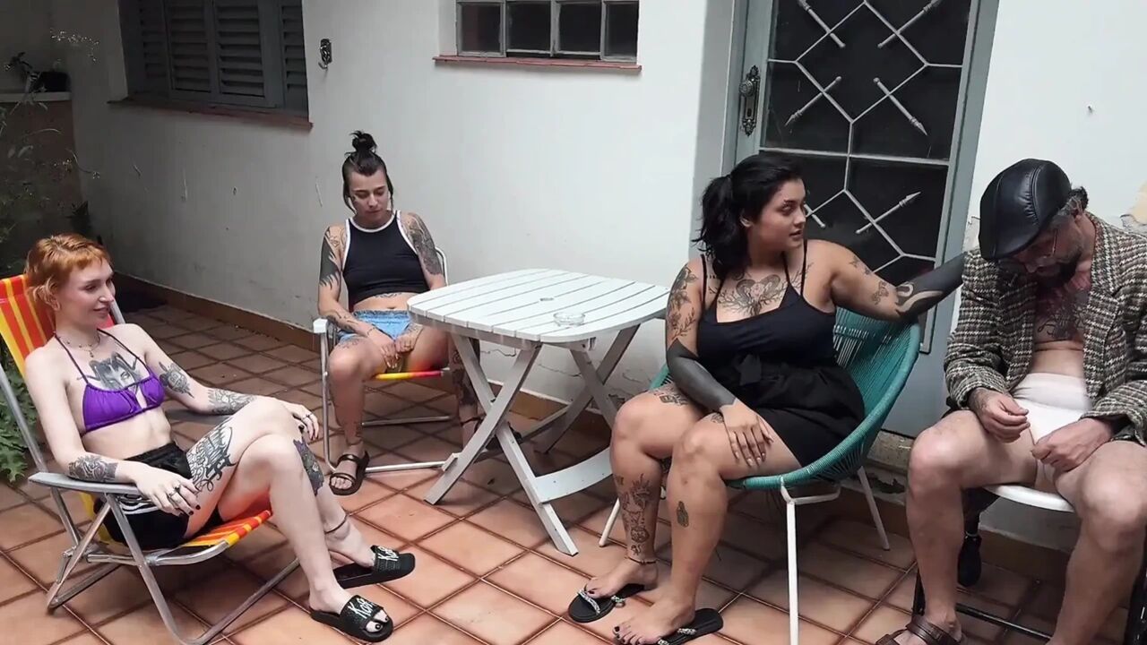 The Chubby Girl Invited Her Friends Over for an Afternoon of Sex