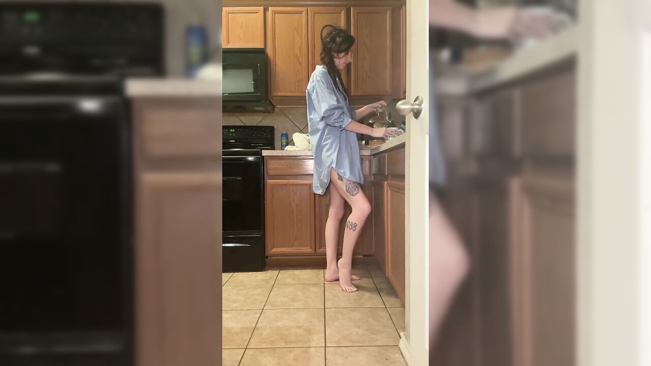 smoking in the kitchen turns into masturbating in the kitchen