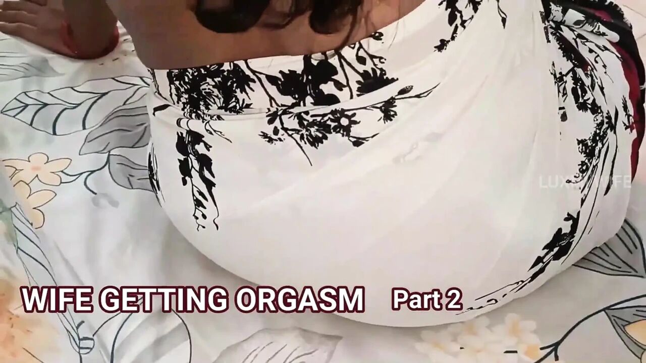 Wife Gets Peak Orgasm Flowing From Pussy - 2