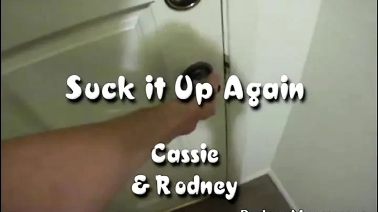 Chubby cutie Cassie sucks it up after cleaning up vintage