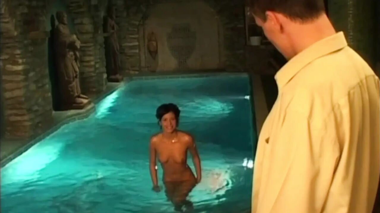 In the Pool He Licks Her Pussy and Then Breaks Her Ass
