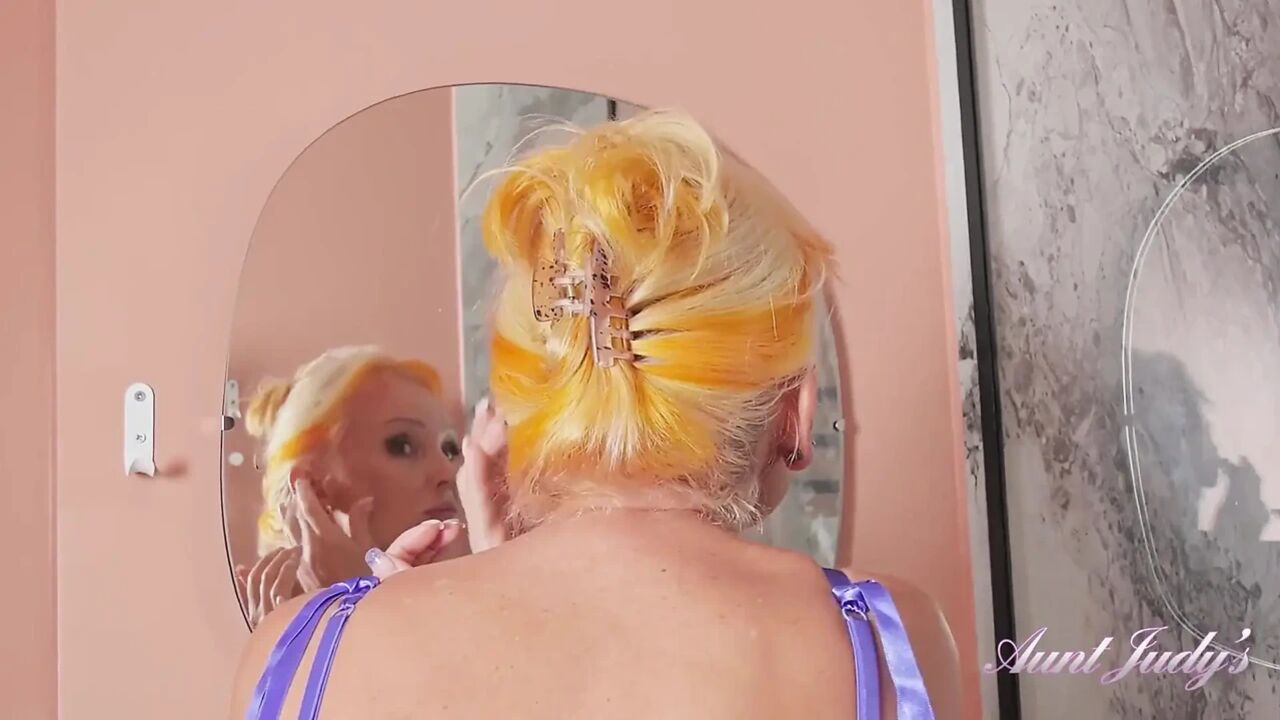 Auntjudys - Petite Blonde MILF Foxy Masturbates in the Shower