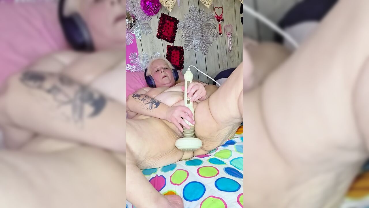 Spin My Pussy Pleasemake Me Squirt to My Knees