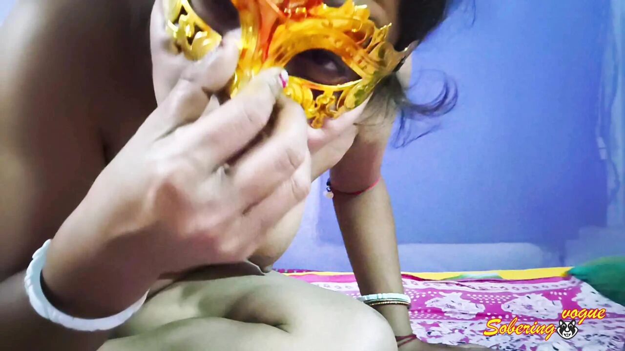 Sweet sexy Desi bhabhi macks face sex