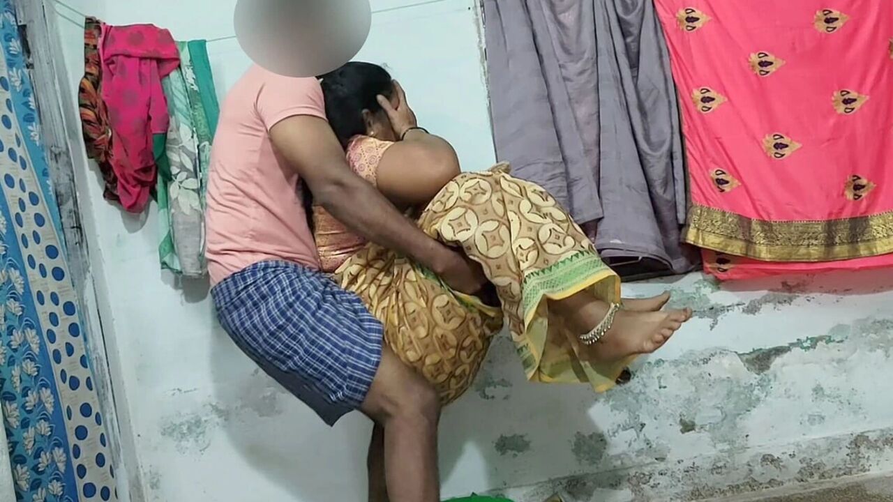 I Had Sex with My Indian Aunt While She Was Eating Fruits in the Evening.