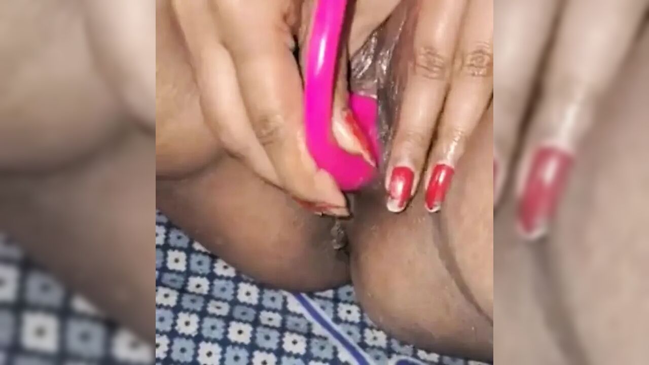 Sexy Sister in law Masturbatig Dildo