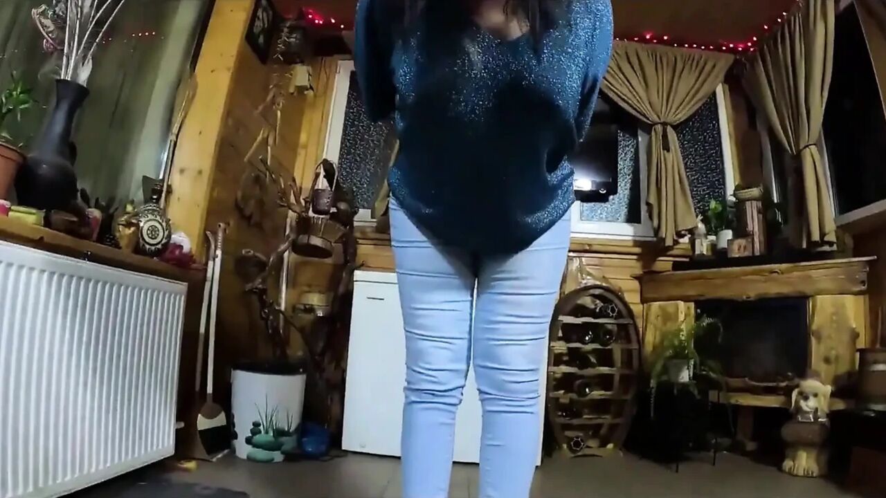 Cameltoe MILF Twerks in Jeans Blowjob & Cum All Over My Puffy Jacket 334