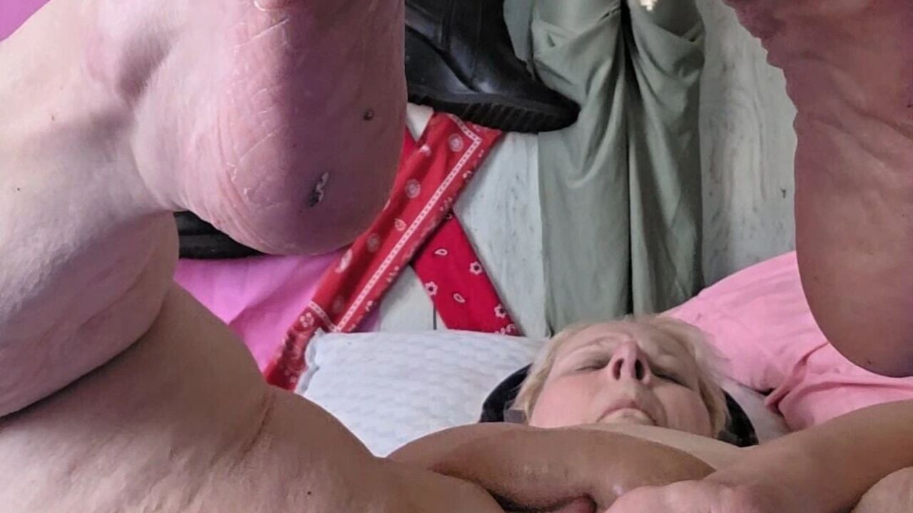 Dirty Feet in the Air Cumming Everywhere