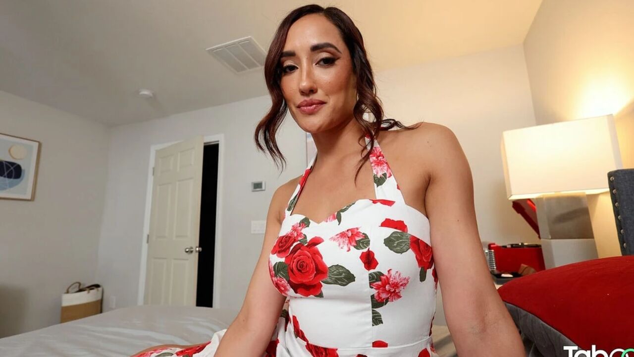 Accidentally Touched My Step Mom - Chloe Amour