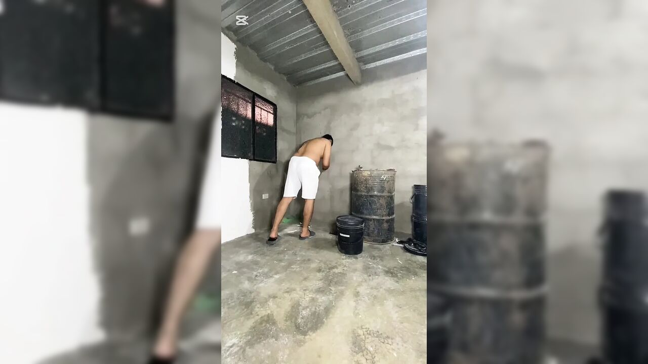 Tiojack was plastering the wall and I wanted to suck his ass