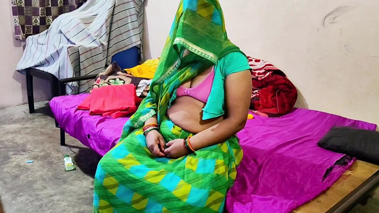 Desi Hot Indian Bhabhi Fucked in Hindi Audio