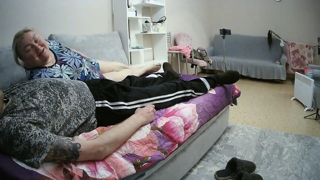 mother-in-law does a deep blowjob to get a portion of hot cum in her mouth