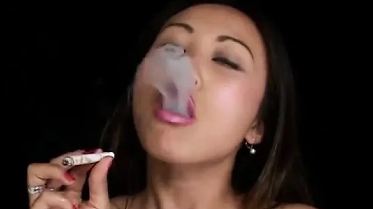 Streaming Movie From Lisa Linn of Naked Girls Smoking
