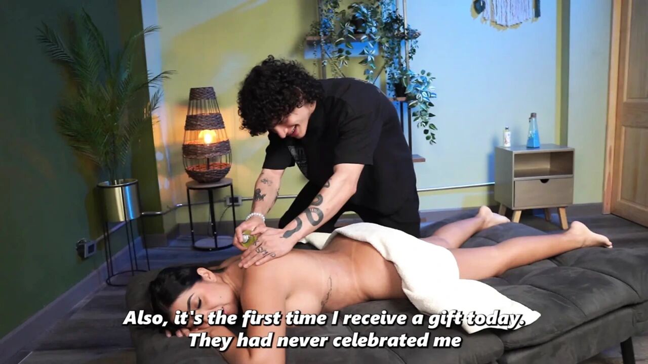 Stepsons try to relax their big-breasted stepmother and have a great time - threesome