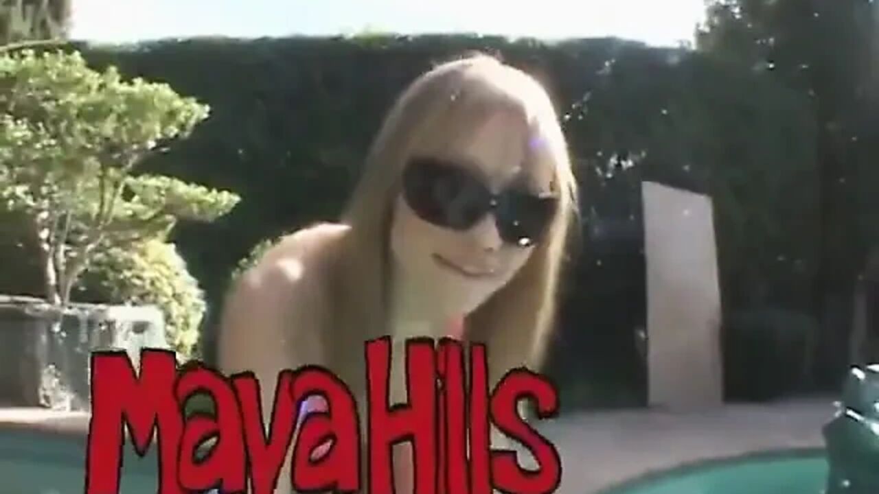 Sexy blonde babe pussy fucking