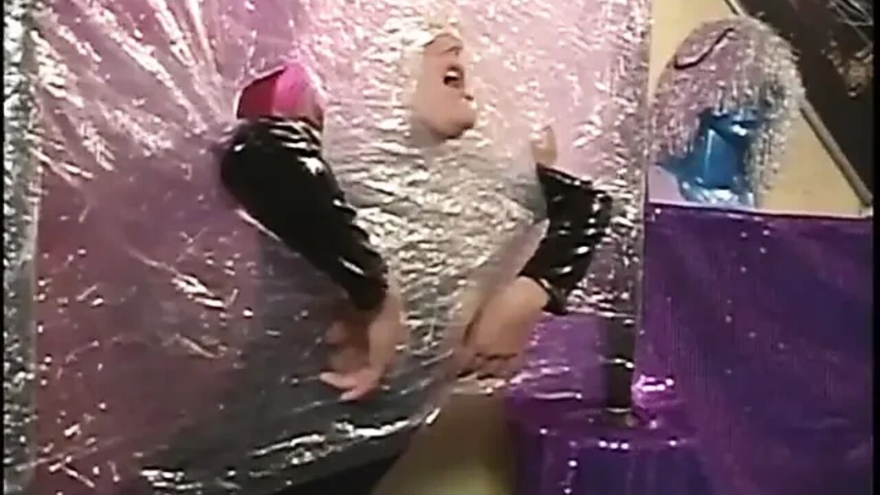 Latex chick gets a hard fuck in her pussy and ass