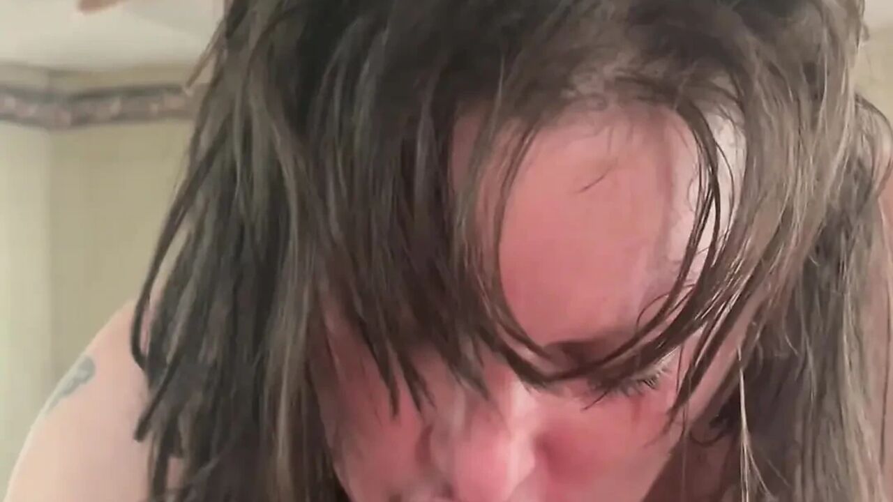 She loves sucking on her knees dick down her throat
