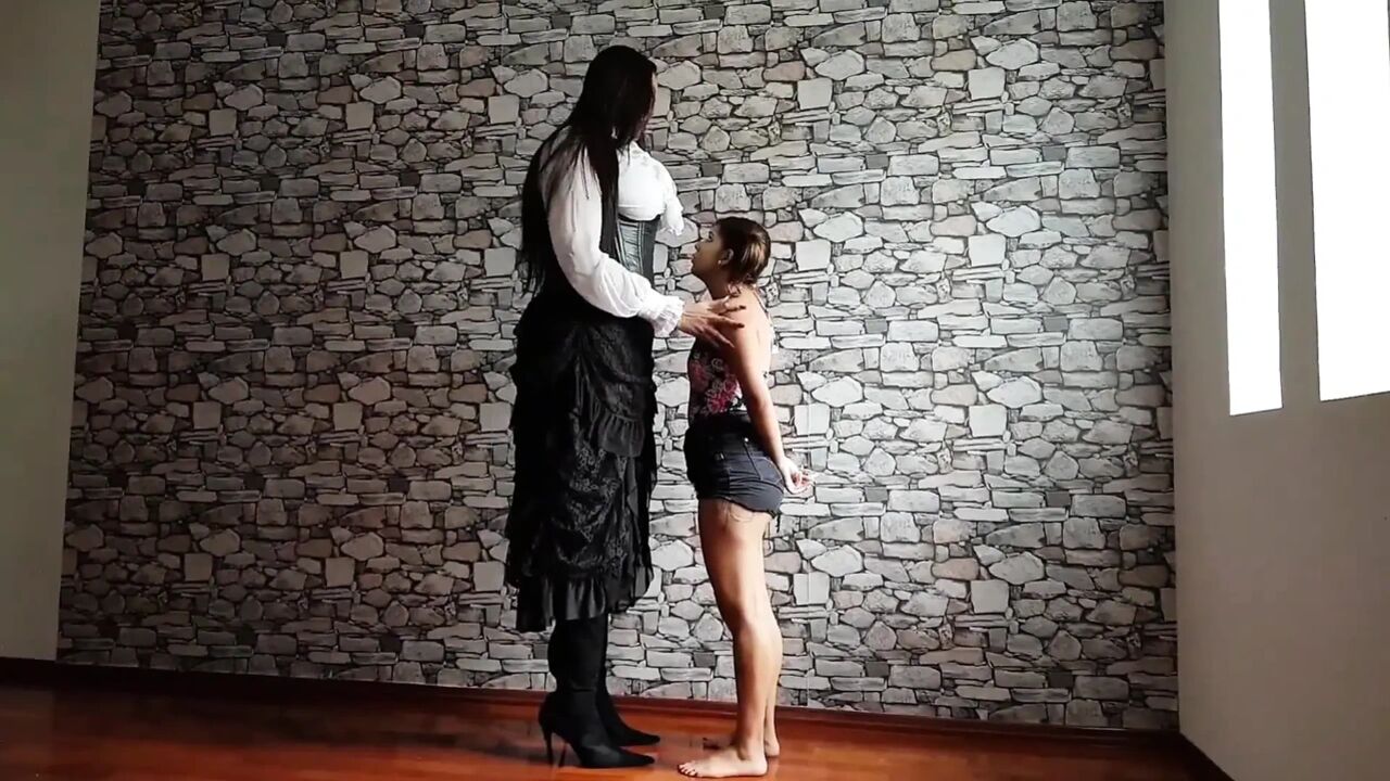 Extreme hands by 2 meter tall Amazon giant babe and her slave