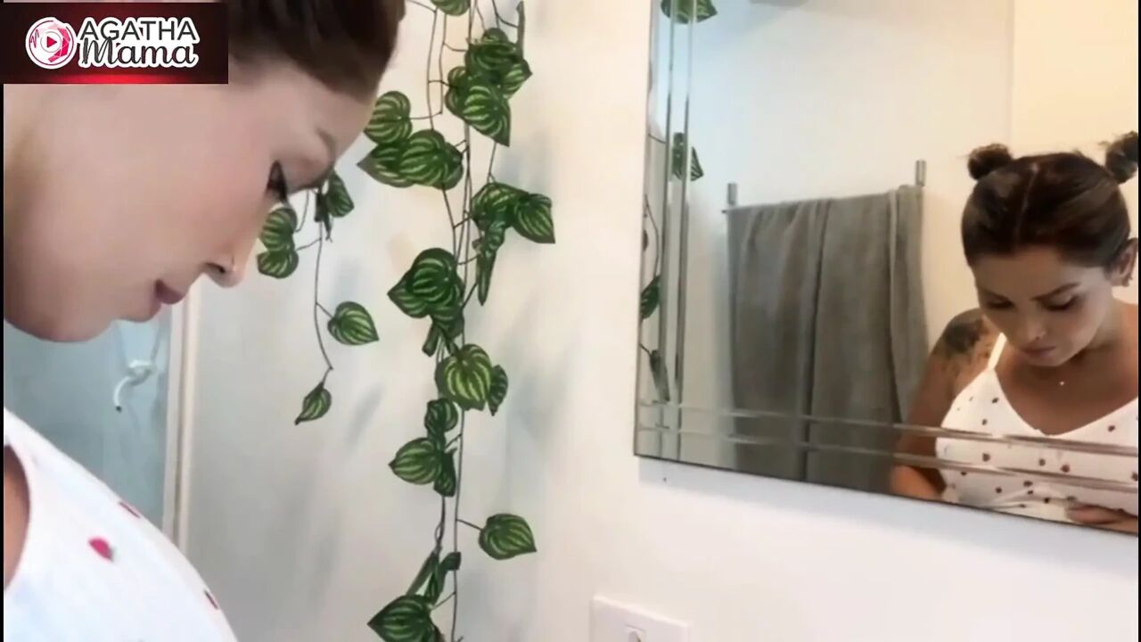 I, Agatha Mama on a Visit From My Friend BBC in the Middle of the Fuck, I Took off the Condom! and He Cums Inside Her Pussy